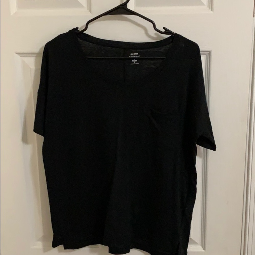 Black pocket tee